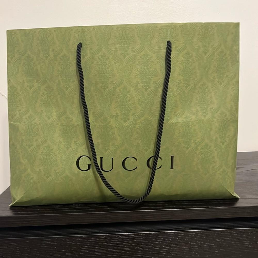 Gucci shopping bag